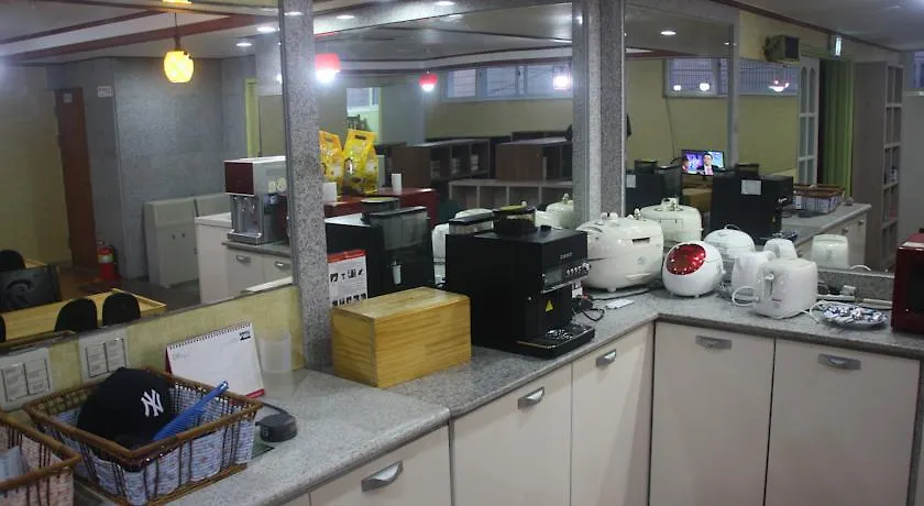 Hilltop Guesthouse Jeju Pensionat