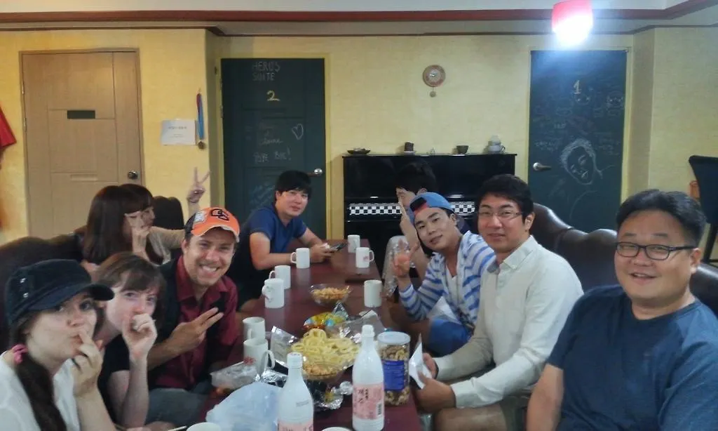 Hilltop Guesthouse Jeju 2*,