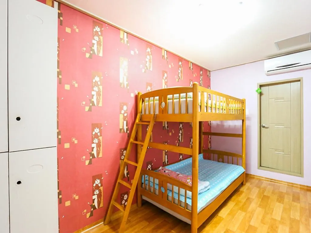 Hilltop Guesthouse Jeju Pensionat