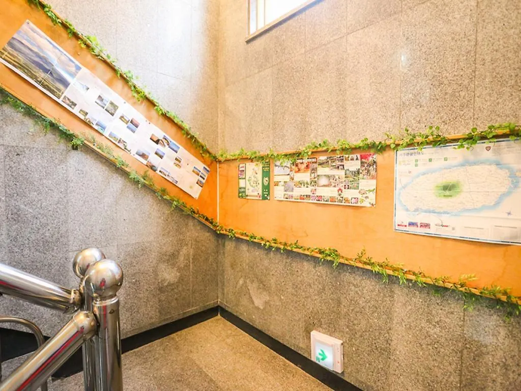 Hilltop Guesthouse Jeju Pensionat